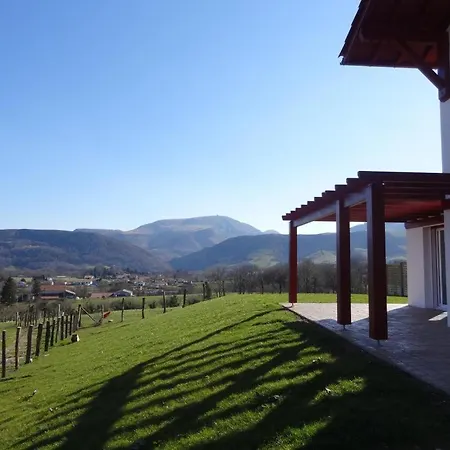Larralde-beherria Holiday home *
